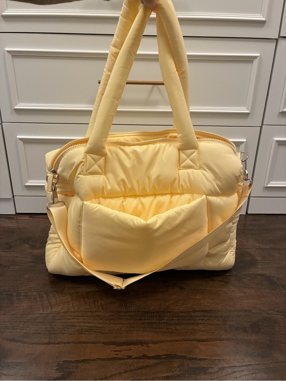 NWOT Wilo The Label yellow large puffer weekender gym bag - Picture 4 of 7